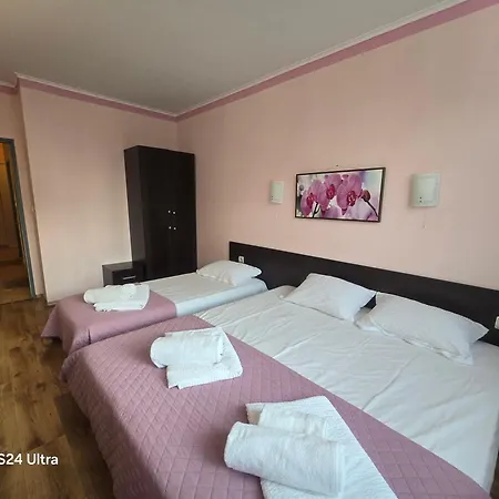 Plaza 4* סאני ביץ'