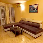 Apart Otel Plaza 4*