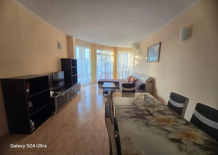 아파트호텔 Plaza 4*